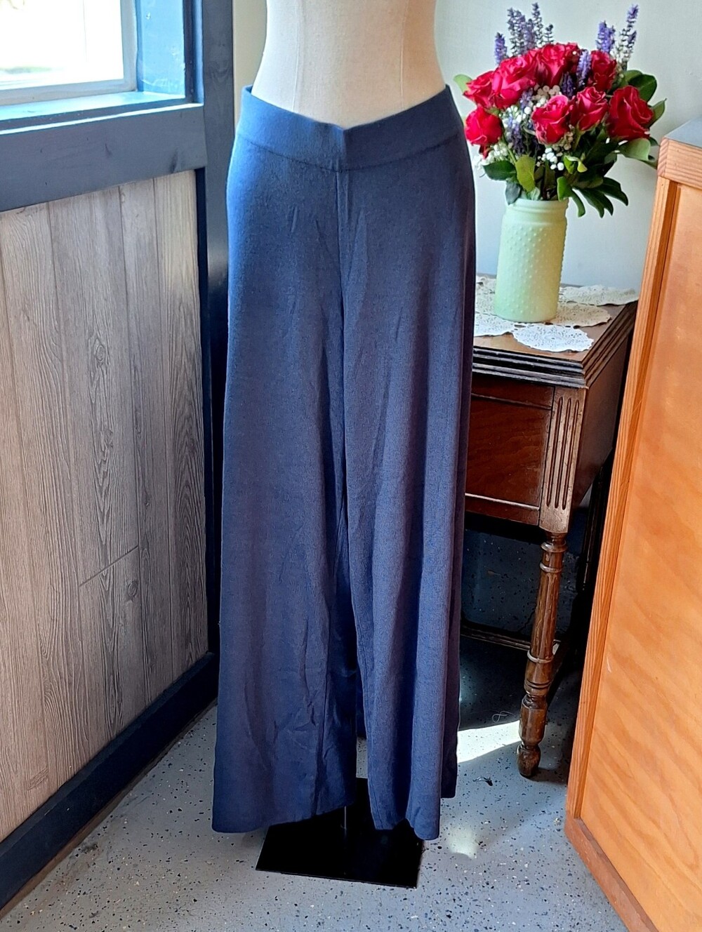 AnyBody Knit Wide-Leg Relaxed Fit Pant, Size Large, RN#81893, NWT
